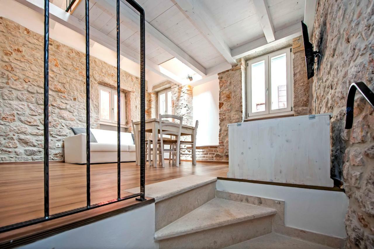Apartments Casa Roccia Bianca Rovinj Buitenkant foto