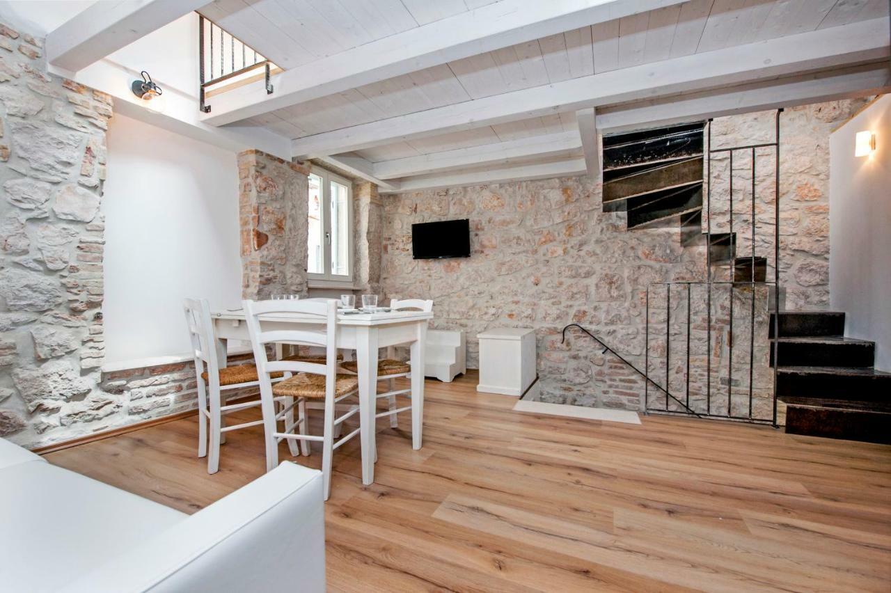 Apartments Casa Roccia Bianca Rovinj Buitenkant foto