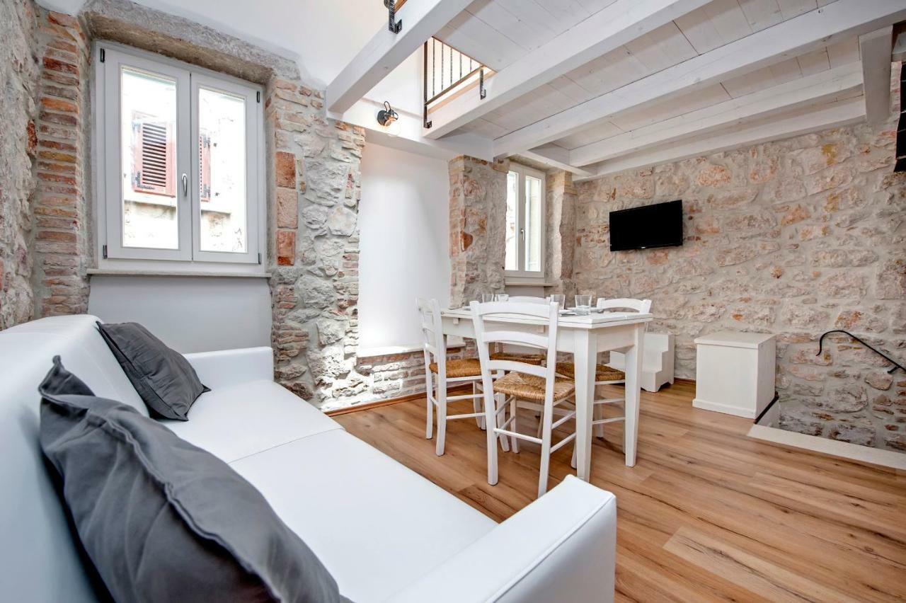 Apartments Casa Roccia Bianca Rovinj Buitenkant foto