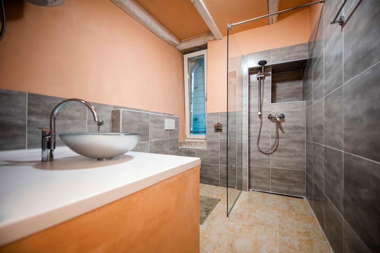 Apartments Casa Roccia Bianca Rovinj Buitenkant foto