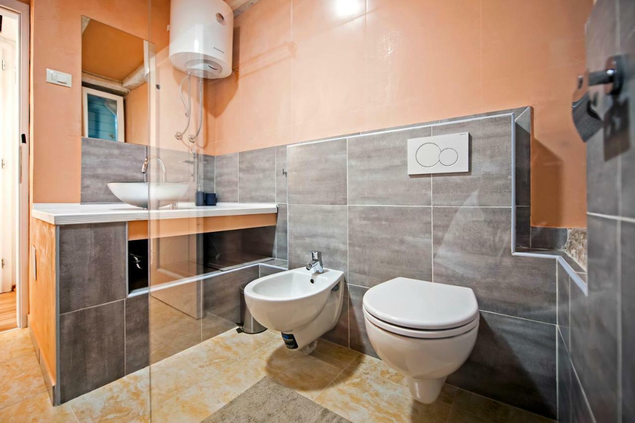 Apartments Casa Roccia Bianca Rovinj Buitenkant foto