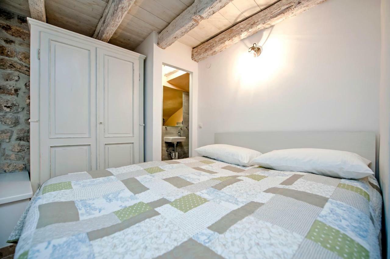 Apartments Casa Roccia Bianca Rovinj Buitenkant foto