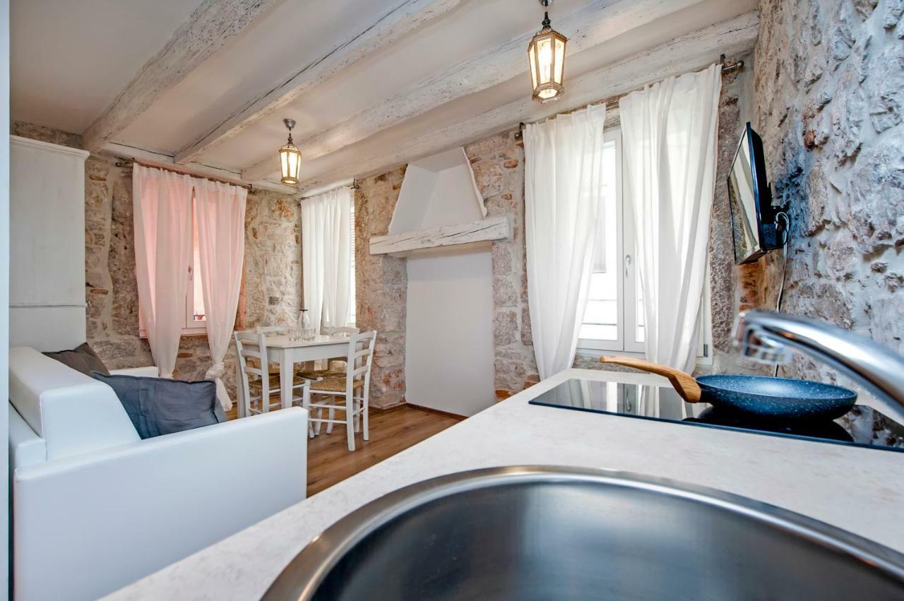 Apartments Casa Roccia Bianca Rovinj Buitenkant foto